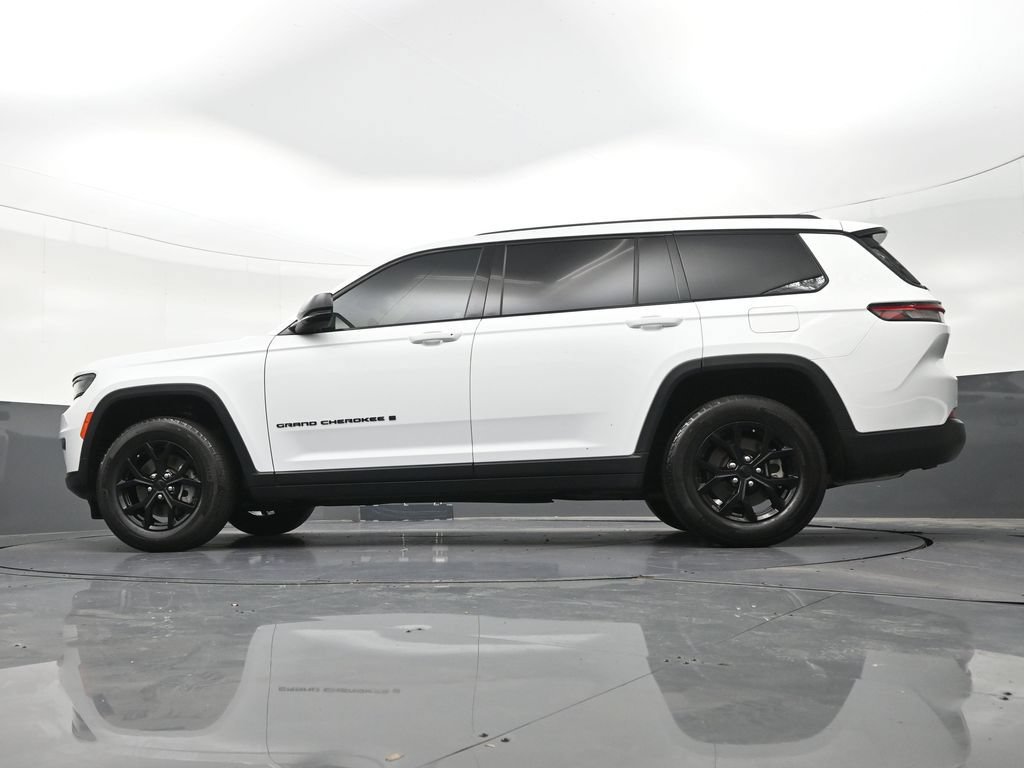 Used 2024 Jeep Grand Cherokee L Altitude AWD/4WD image 29