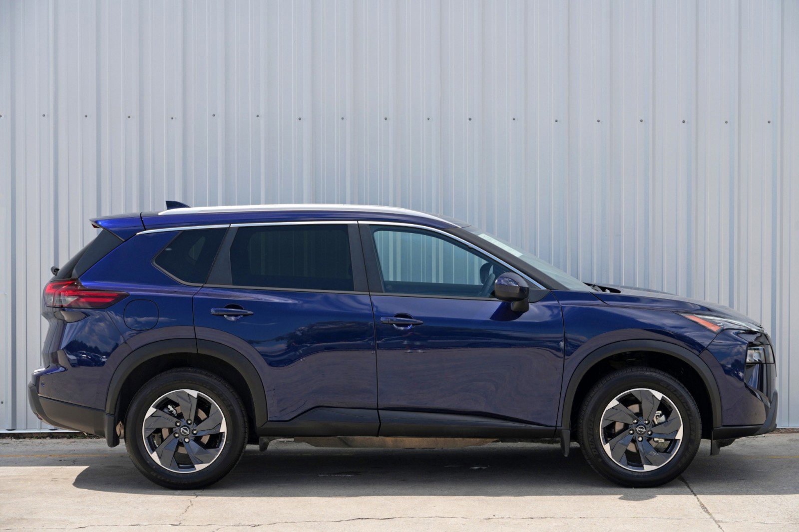 Used 2024 Nissan Rogue SV w/ SV Premium Package image 47