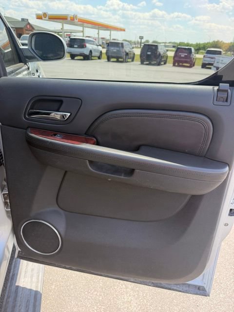 Used 2010 Cadillac Escalade ESV Premium AWD/4WD image 16