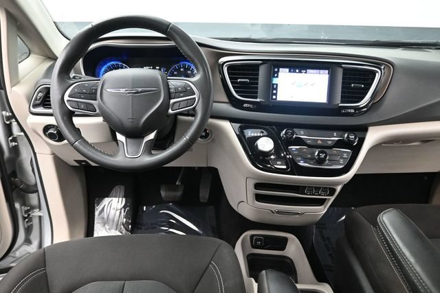 Used 2023 Chrysler Voyager LX FWD image 19