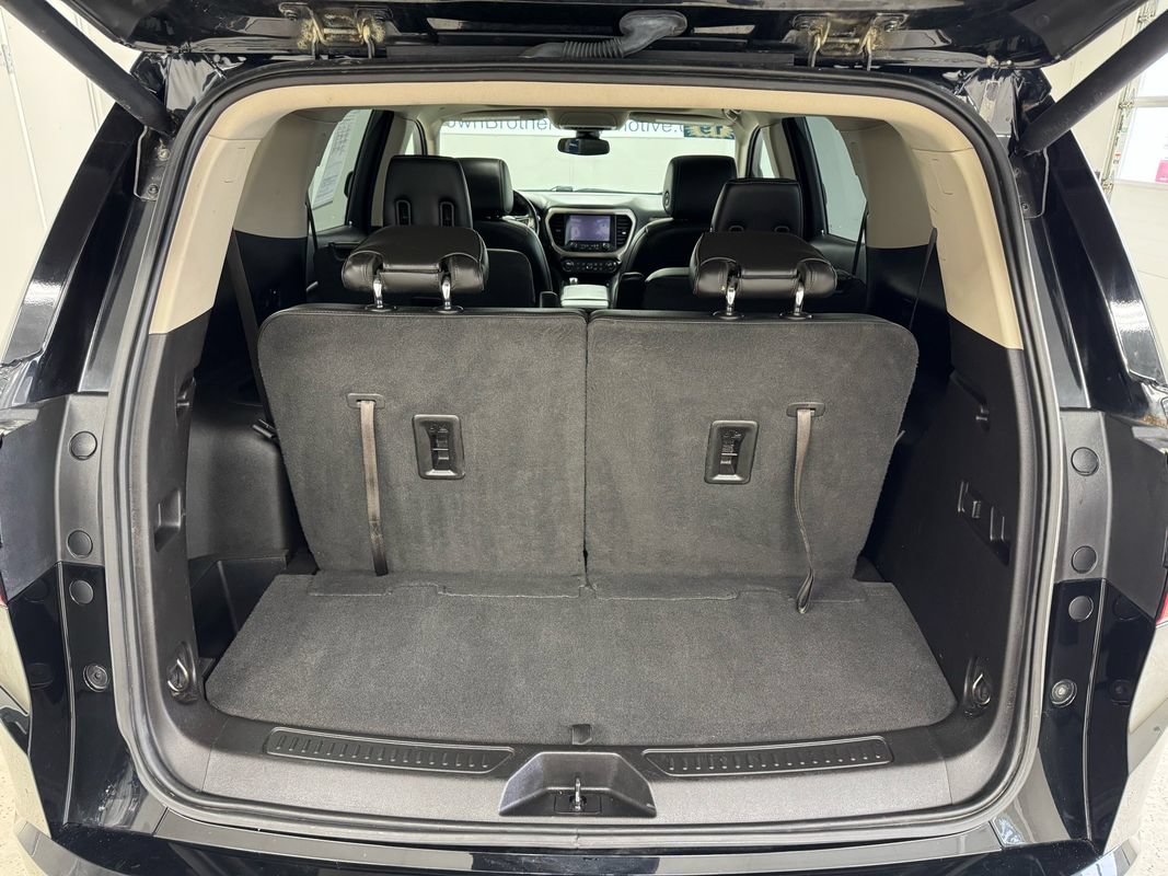 Used 2019 GMC Acadia Denali w/ Technology Package AWD/4WD image 6