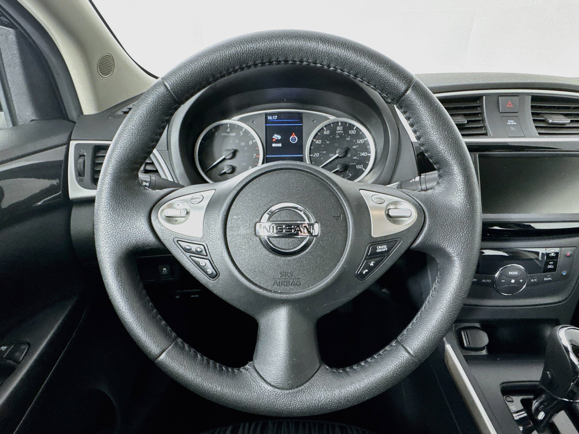Used 2019 Nissan Sentra SV FWD image 11