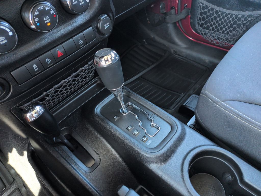 Used 2013 Jeep Wrangler Sahara image 21