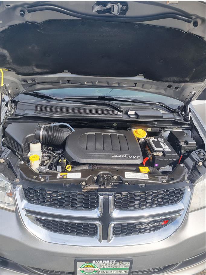Used 2016 Dodge Grand Caravan American Value Package w/ UConnect Hands-Free Group FWD image 20