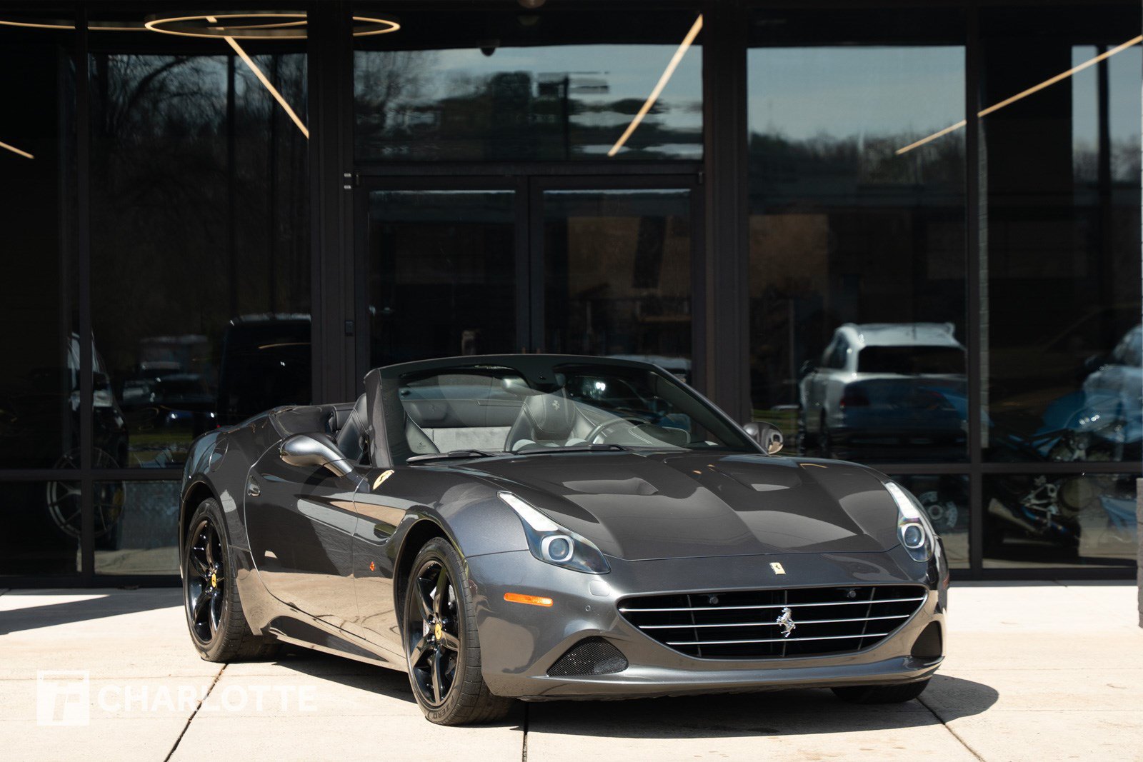 Used 2016 Ferrari California T RWD video 2