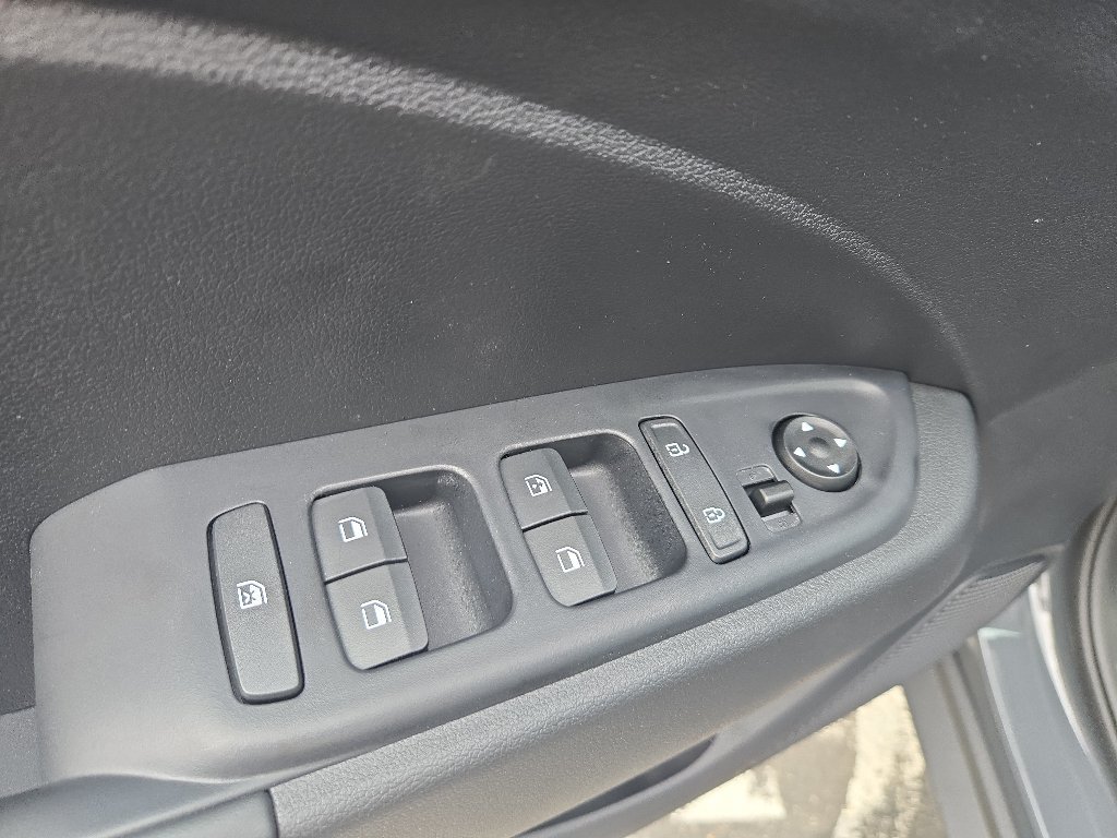 New 2026 Hyundai Venue SEL FWD image 23