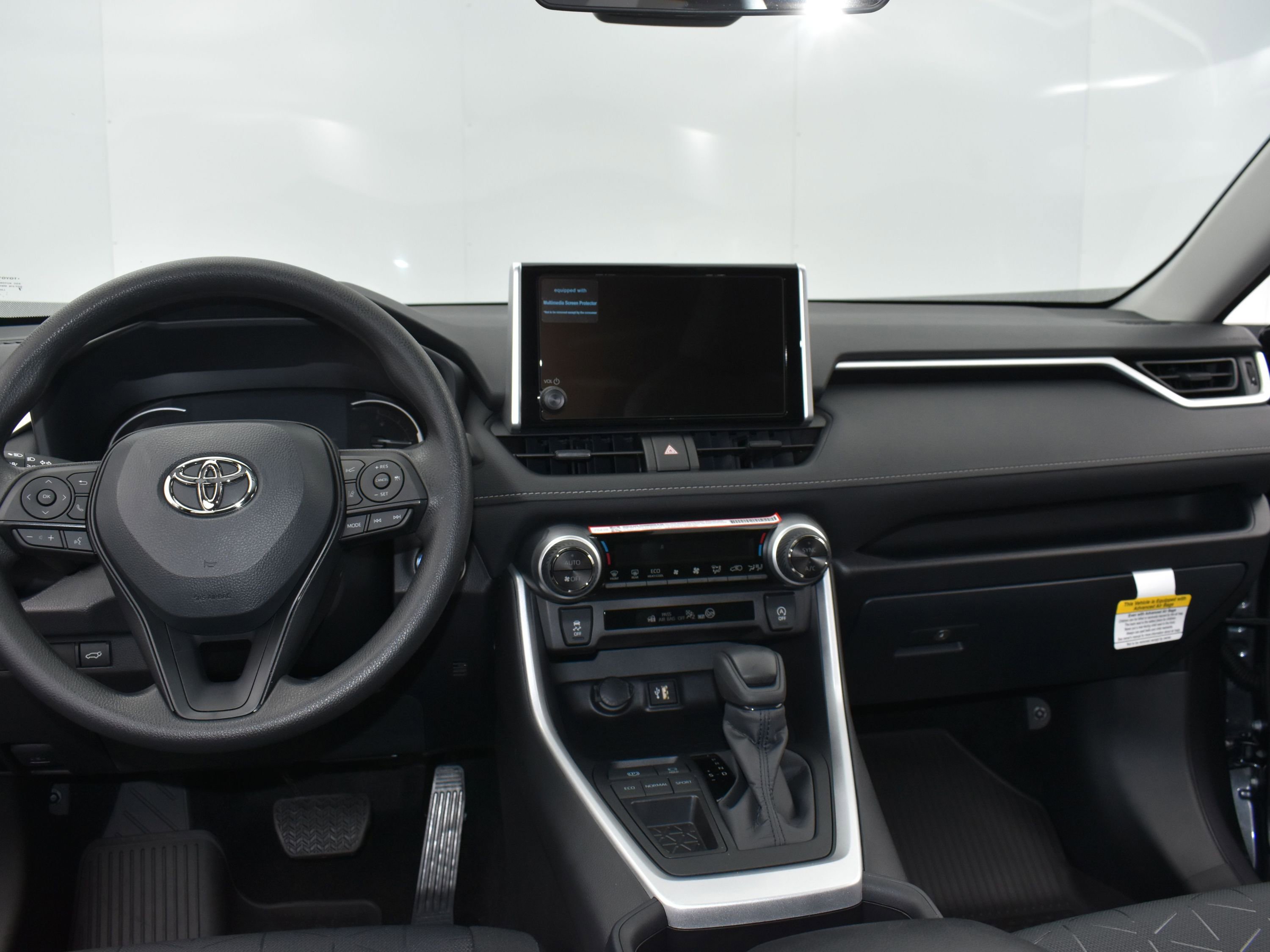 Used 2025 Toyota RAV4 XLE w/ Convenience Package image 15