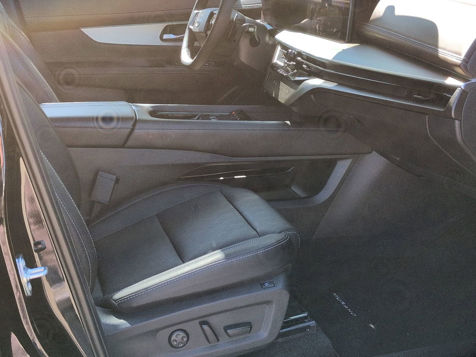 Certified 2025 Nissan Murano Platinum image 32