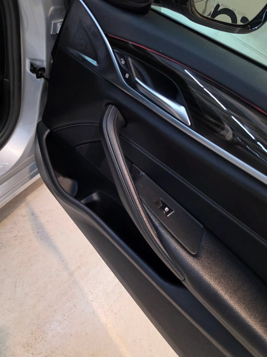Used 2018 BMW 530i RWD image 39