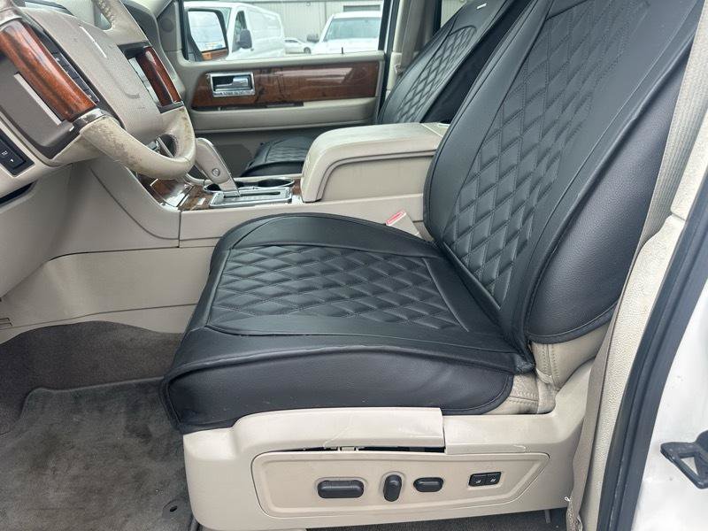 Used 2011 Lincoln Navigator 2WD image 8