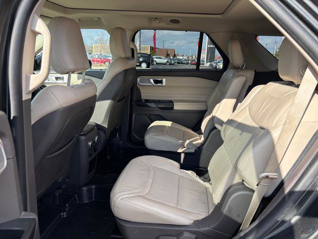 Used 2020 Ford Explorer Platinum image 12