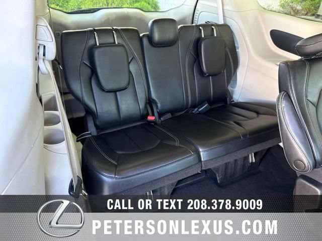 Used 2023 Chrysler Pacifica Touring-L FWD image 18