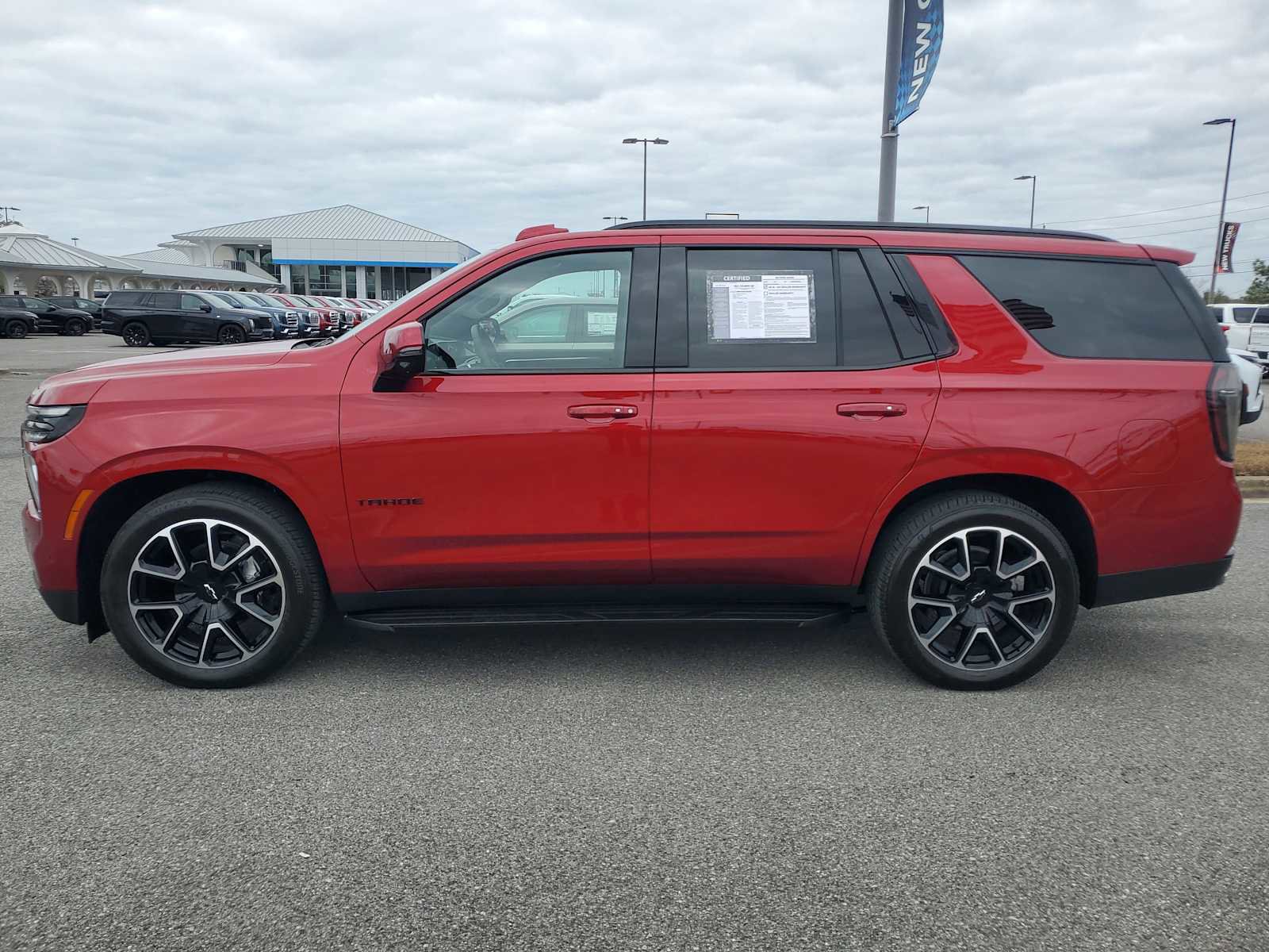 Used 2025 Chevrolet Tahoe RST w/ RST Capability Package image 2