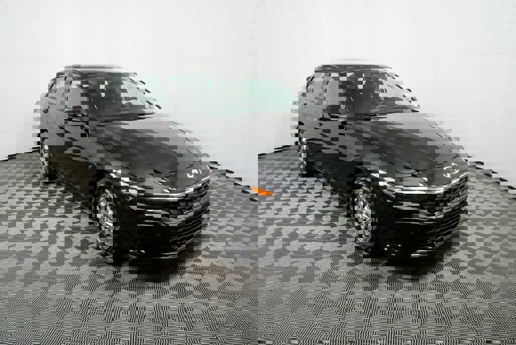 New 2026 Hyundai Elantra SE image 4