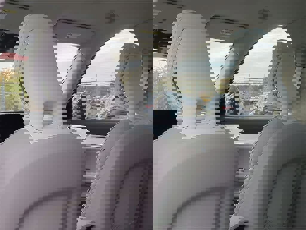 New 2025 Volvo EX90 Ultra w/ Protection Package Premier image 17