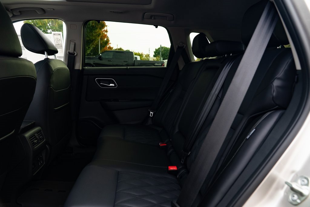 New 2026 Nissan Rogue Platinum image 20