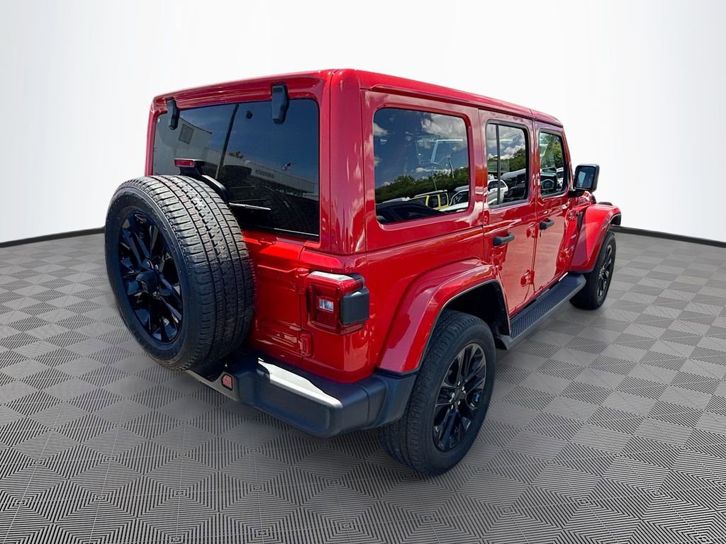 Used 2022 Jeep Wrangler Unlimited Sahara w/ Cold Weather Group AWD/4WD image 6