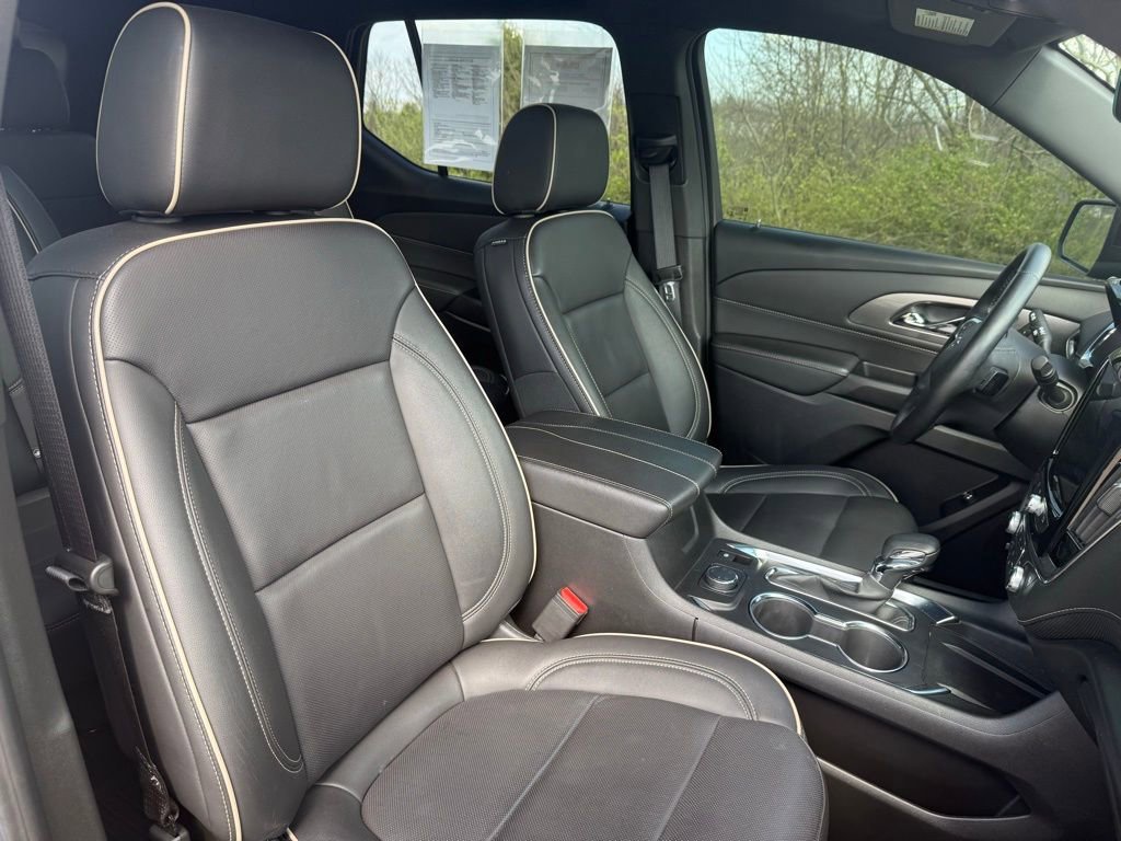 Used 2023 Chevrolet Traverse Premier w/ Redline Edition image 24