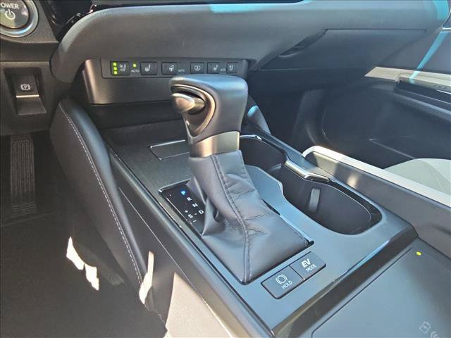 Used 2024 Lexus ES 300h w/ Luxury Package FWD image 12