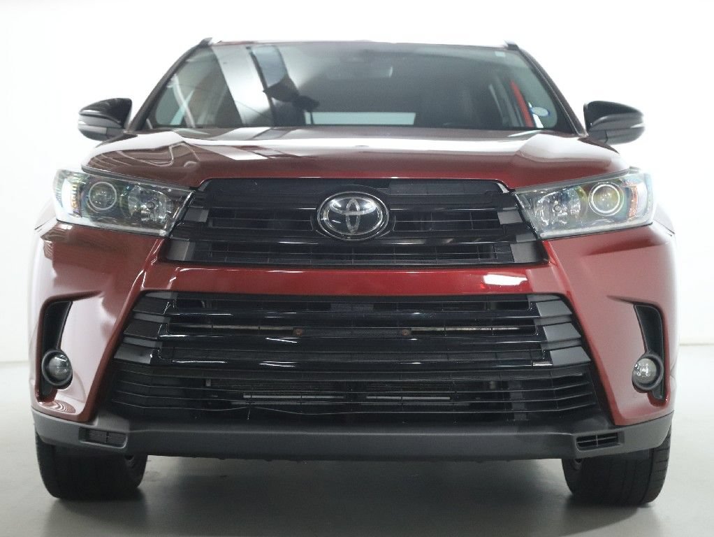 Used 2019 Toyota Highlander SE w/ Nightshade Edition AWD/4WD image 5