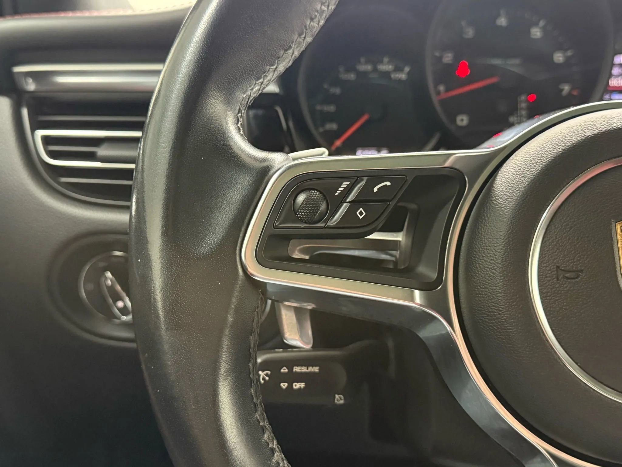 Used 2019 Porsche Macan Sport Edition image 20