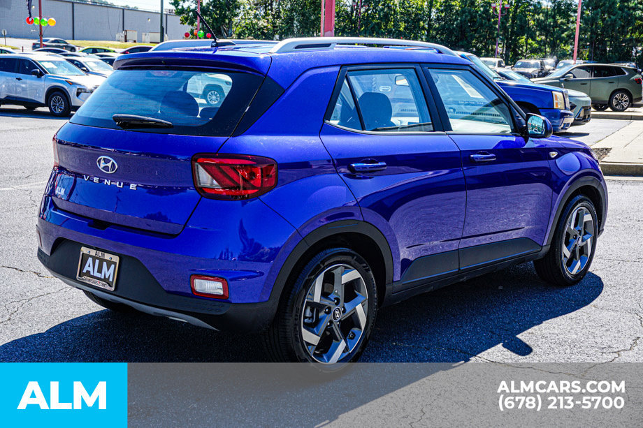 Used 2025 Hyundai Venue SEL FWD image 5