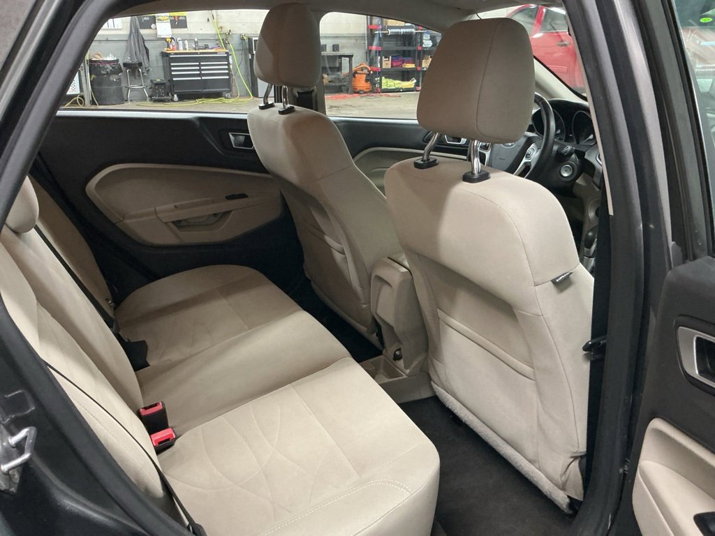 Used 2016 Ford Fiesta SE image 24