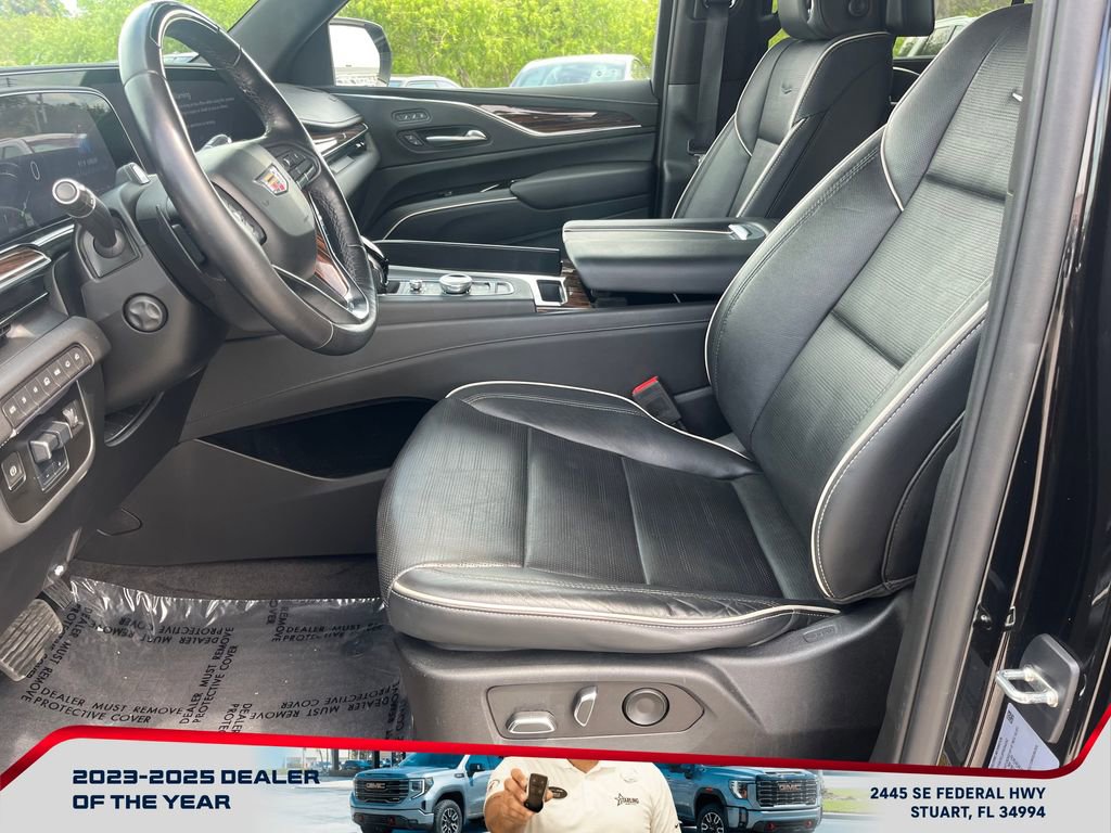 Used 2023 Cadillac Escalade Premium Luxury w/ Performance Package image 9