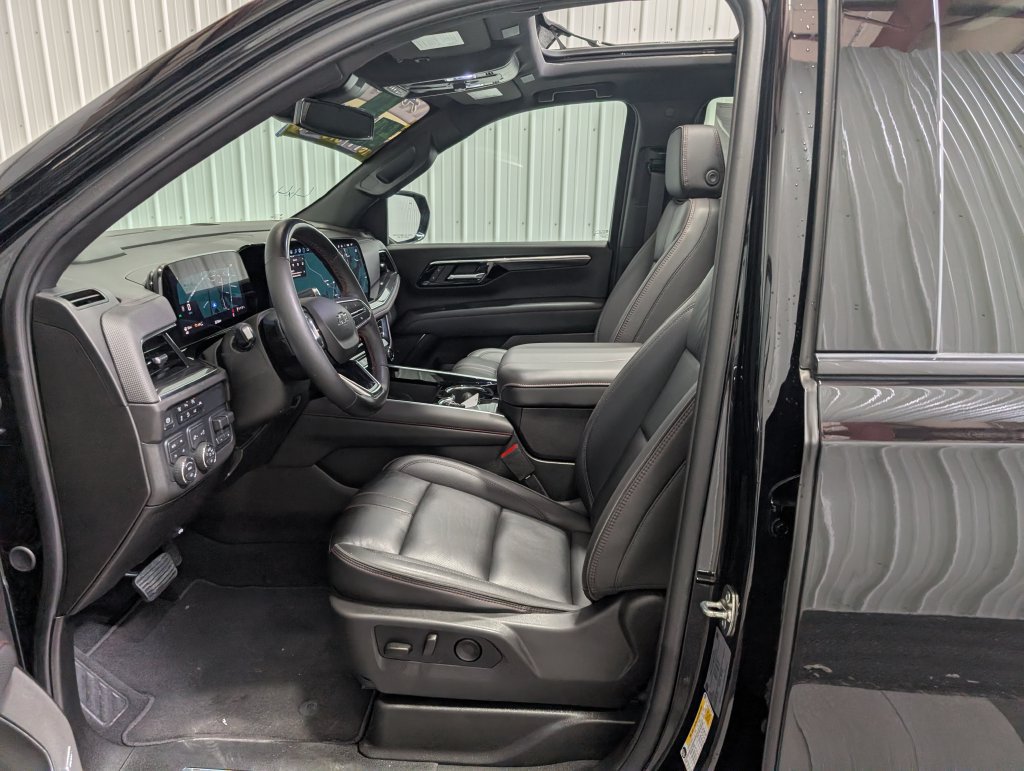 Used 2025 Chevrolet Tahoe RST w/ RST Capability Package AWD/4WD image 16