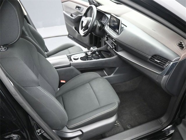 Used 2023 Nissan Rogue S image 17