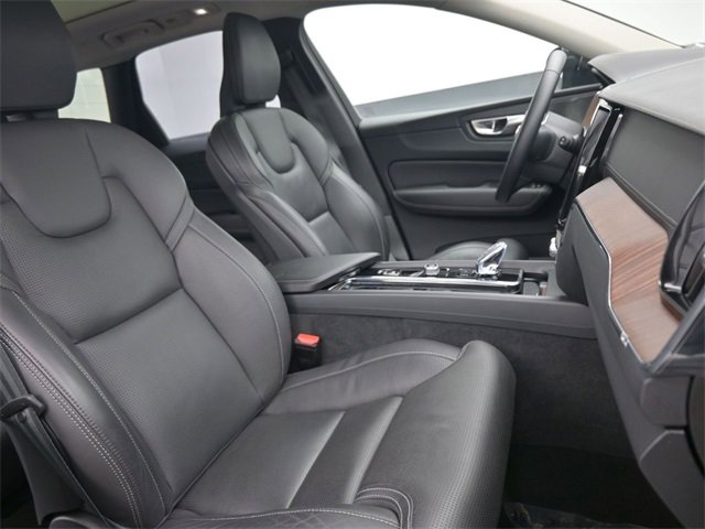 Used 2023 Volvo XC60 B5 Ultimate w/ Climate Package image 36