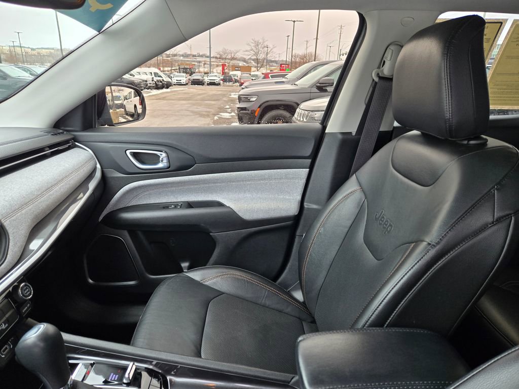 Used 2022 Jeep Compass Latitude image 23