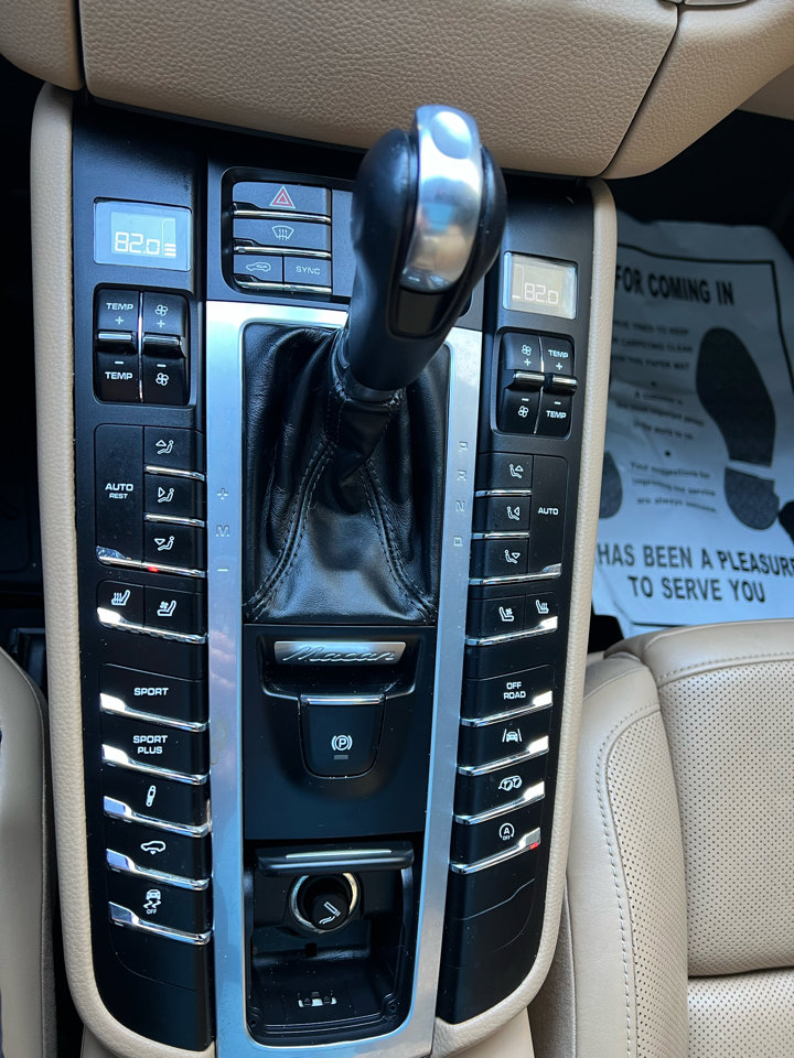 Used 2018 Porsche Macan image 29