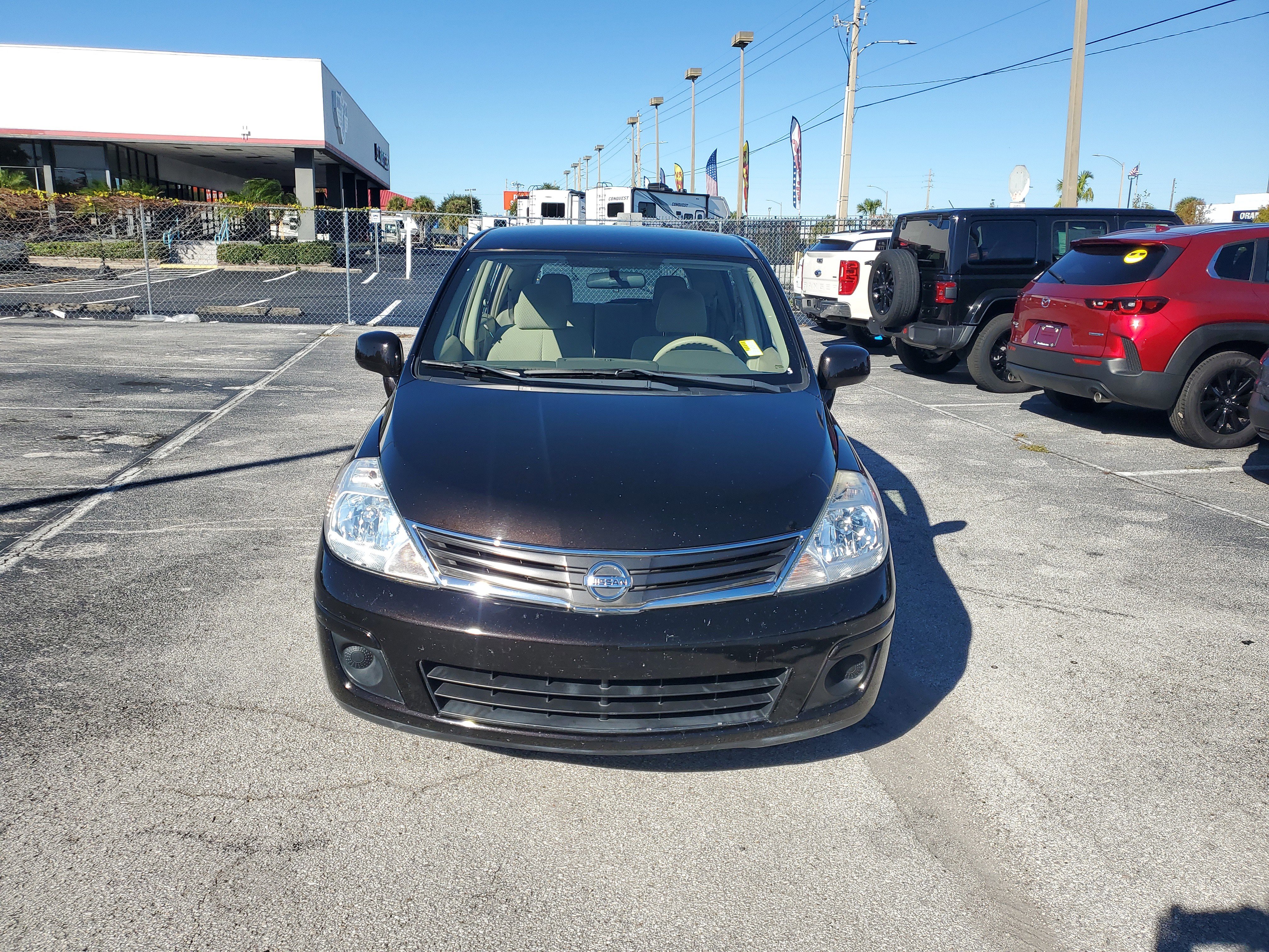Used 2011 Nissan Versa 1.8 S w/ Plus Pkg image 2