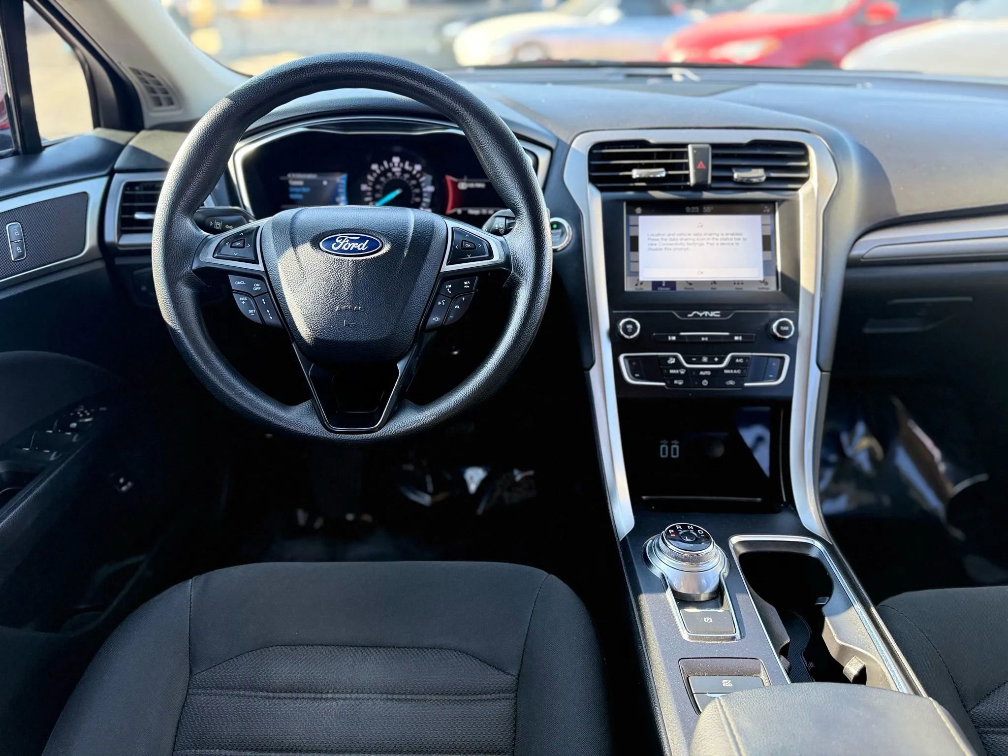 Used 2019 Ford Fusion SE FWD image 25