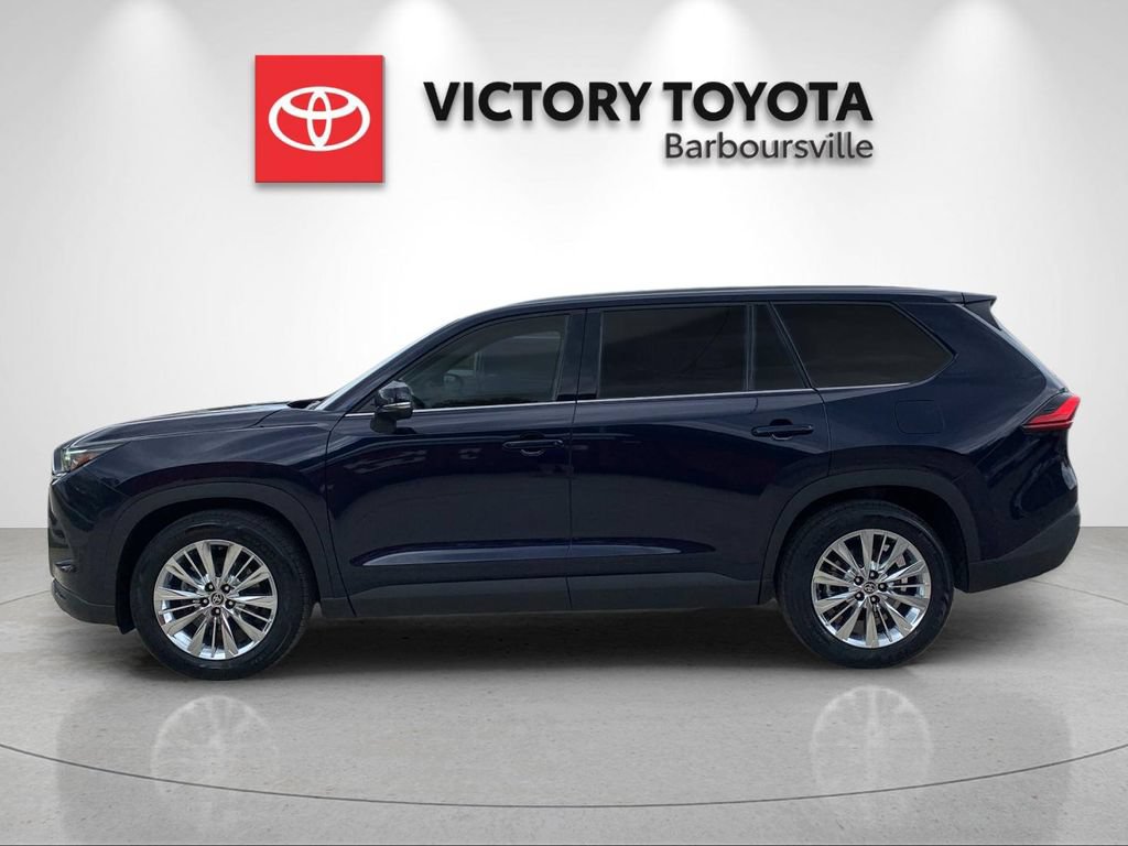 Used 2024 Toyota Grand Highlander AWD image 2
