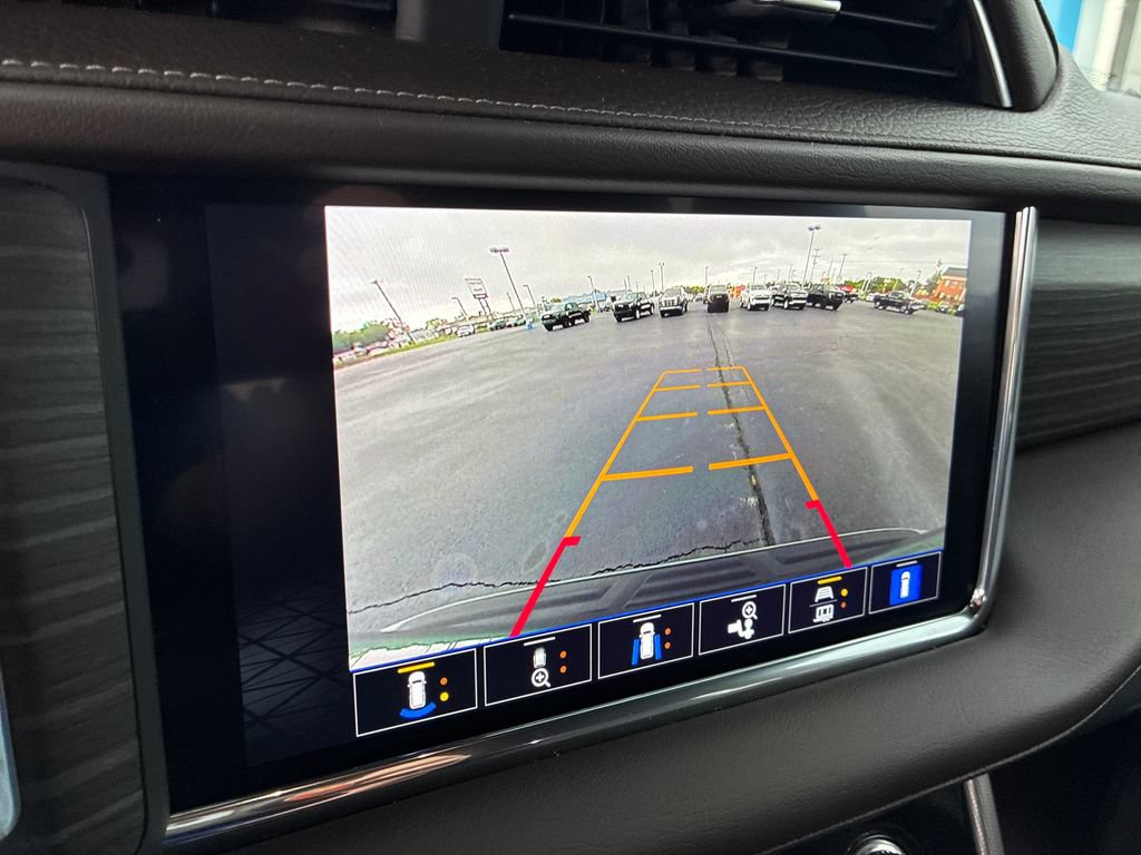 Used 2023 GMC Yukon Denali AWD/4WD image 15
