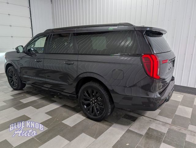 Used 2025 Ford Expedition Max Platinum w/ Stealth Appearance Package AWD/4WD image 2