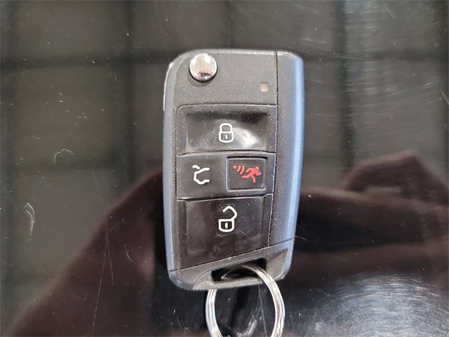 Used 2016 Volkswagen Golf S image 26