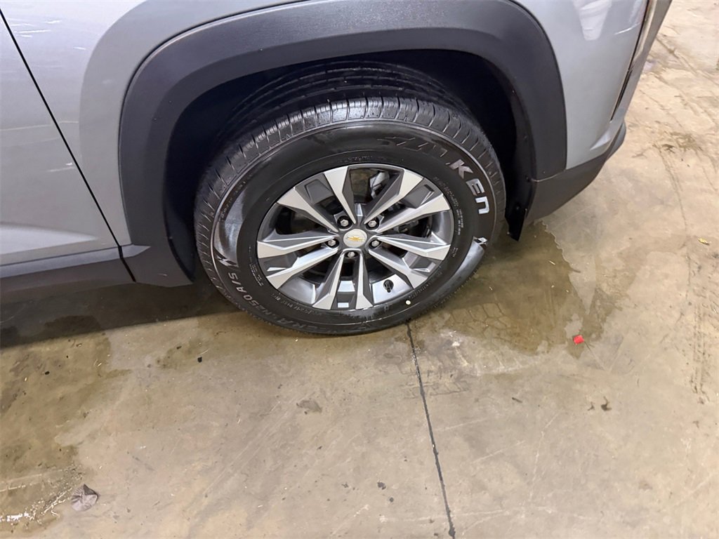 Certified 2025 Chevrolet Equinox LT w/ Convenience Package II image 30