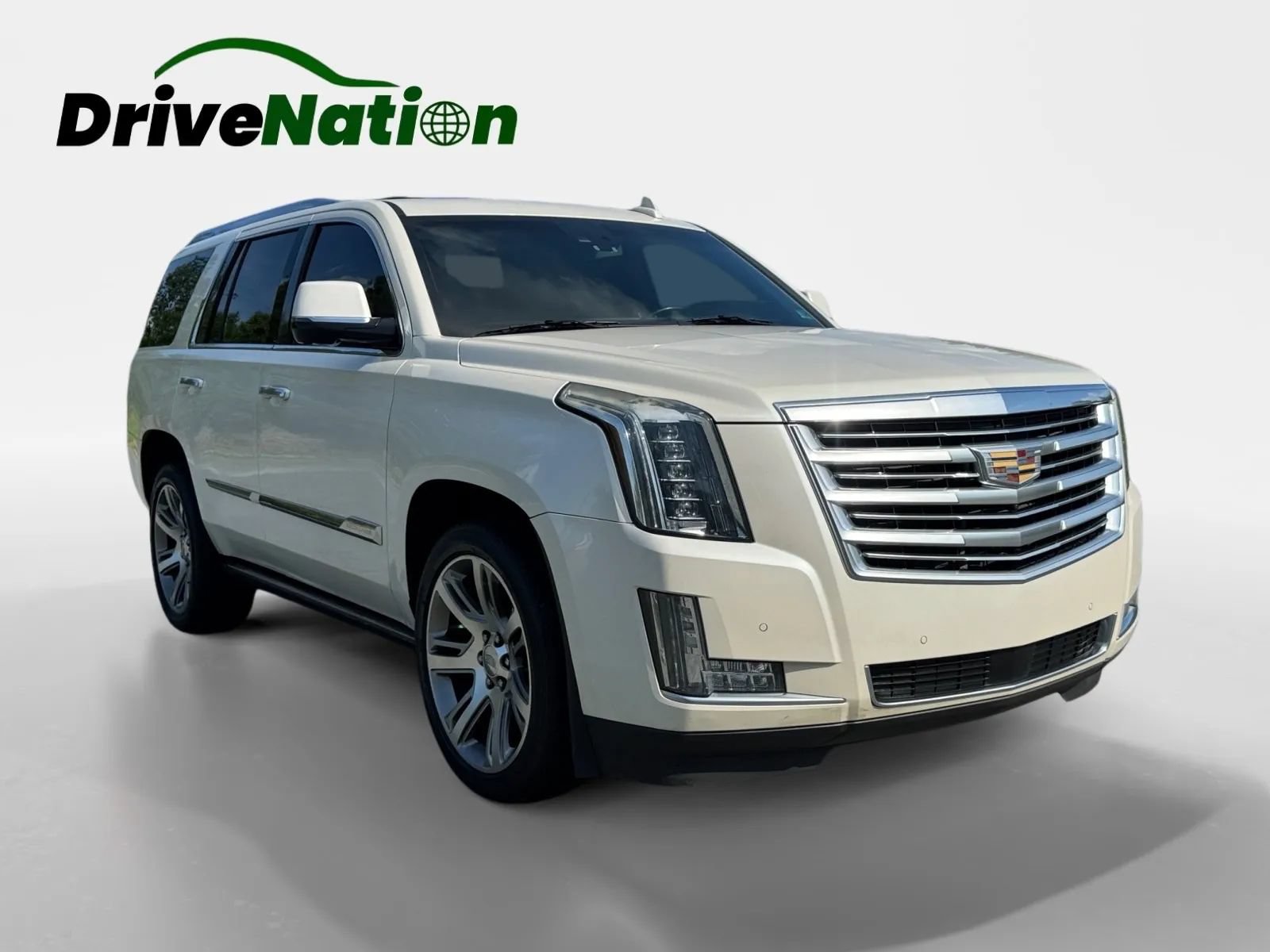 Used 2015 Cadillac Escalade Platinum RWD image 3