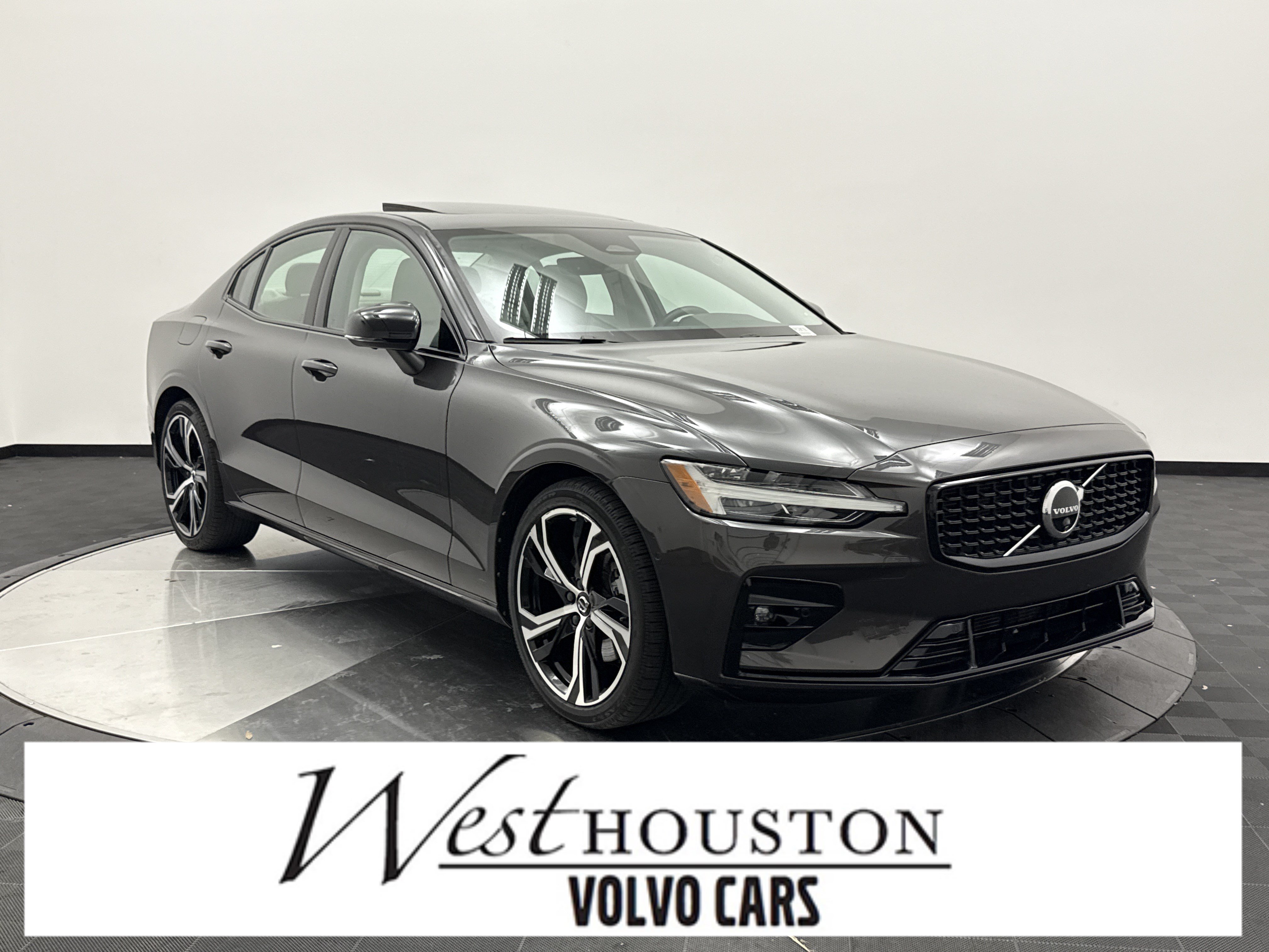 Used 2024 Volvo S60 B5 Plus AWD/4WD image 1