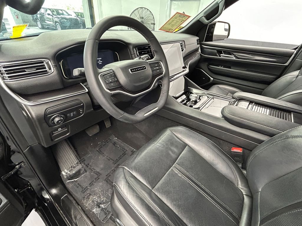 Used 2023 Jeep Wagoneer 4WD image 16