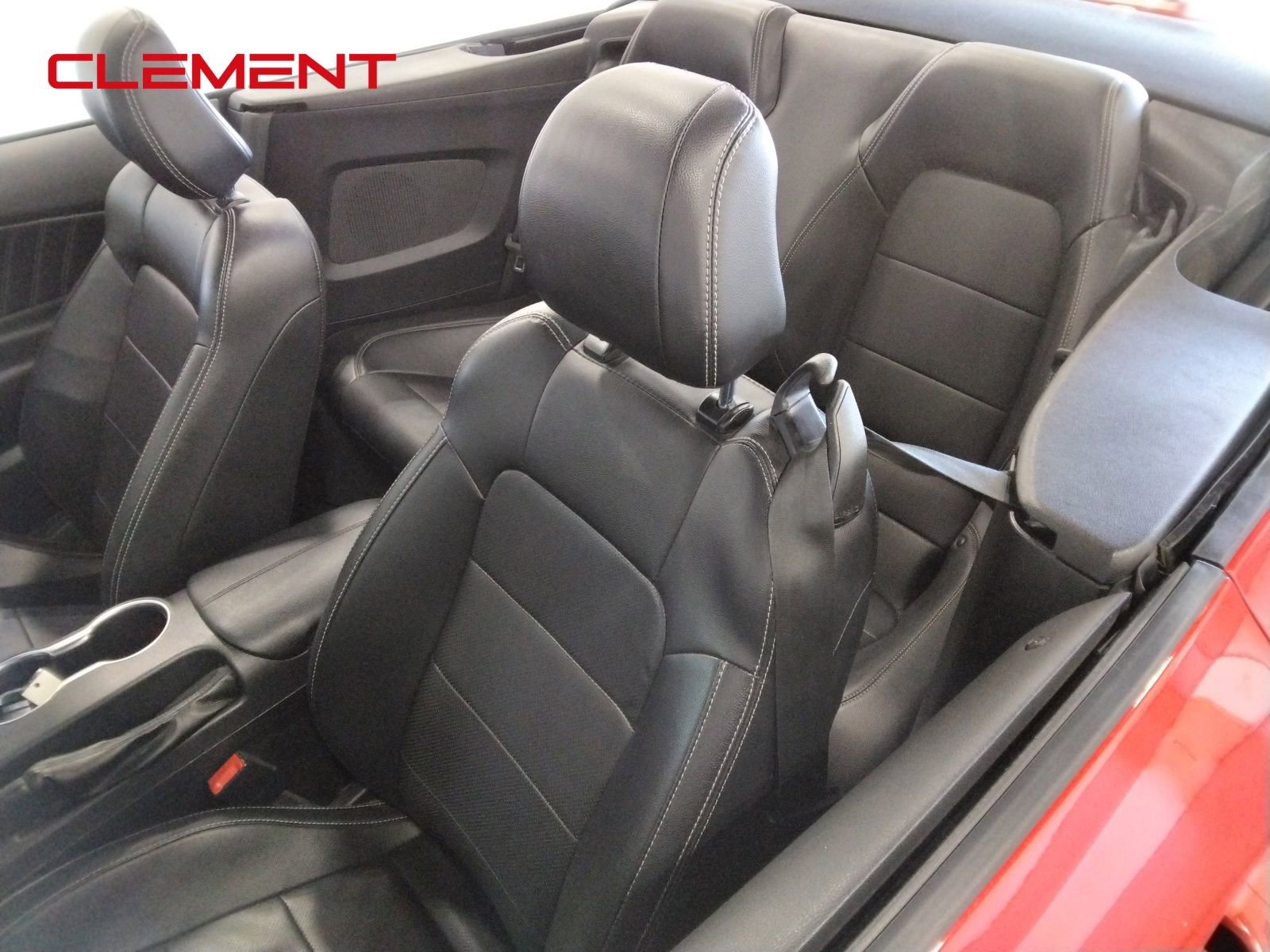 Used 2023 Ford Mustang Convertible image 12