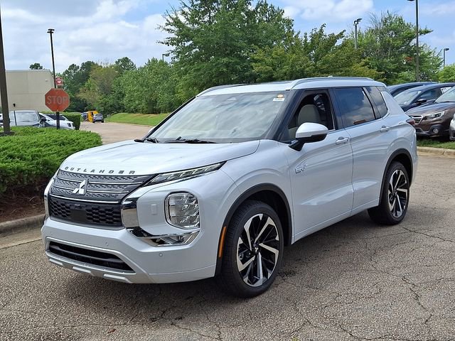New 2025 Mitsubishi Outlander SEL image 2