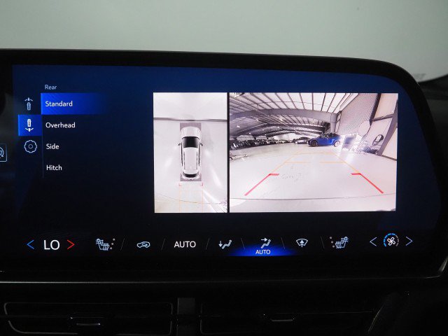 Used 2025 Chevrolet Equinox EV RS FWD image 26