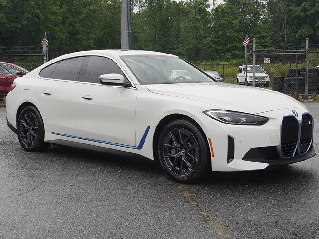 Used 2023 BMW i4 eDrive40 RWD image 2