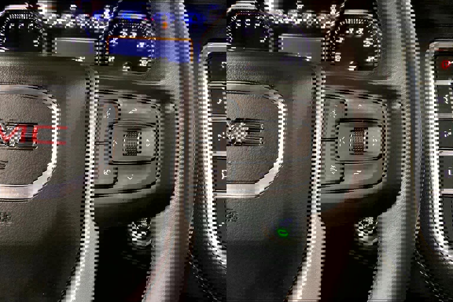 Used 2021 GMC Yukon SLT w/ SLT Premium Package image 25