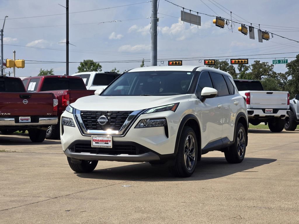 Used 2023 Nissan Rogue SV FWD image 2