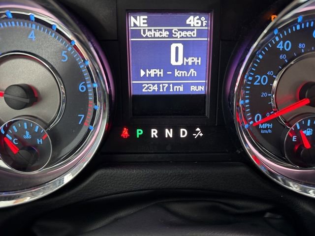 Used 2013 Chrysler Town & Country Touring image 33